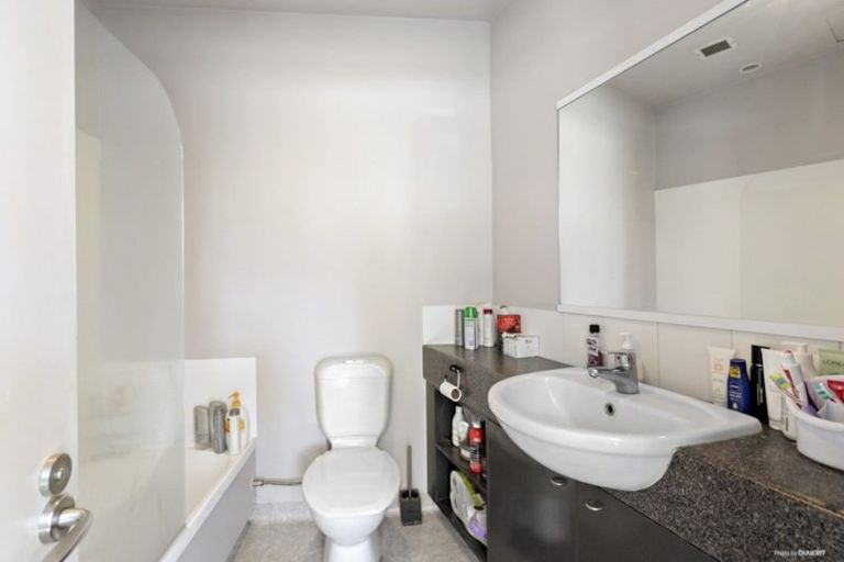 Photo of property in Hume House, 4/152 The Terrace, Wellington Central, Wellington, 6011