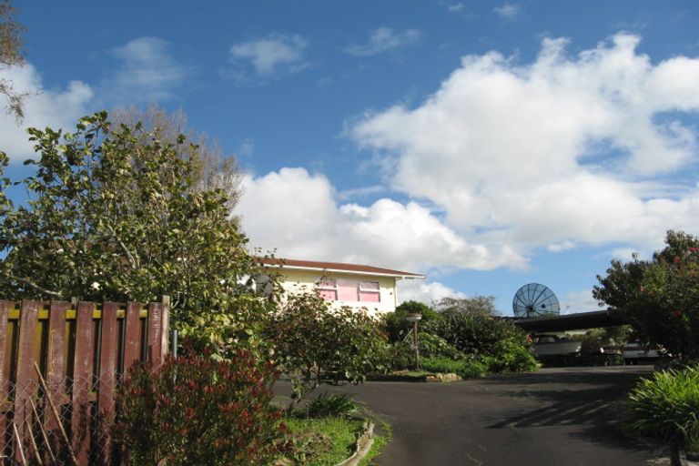 Photo of property in 13 Chatsworth Crescent, Pakuranga Heights, Auckland, 2010