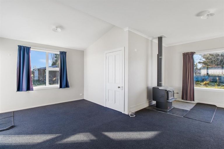 Photo of property in 48 Timaru Road, Waimate, 7924