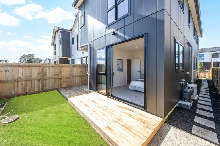 Photo of property in 6 Kiekie Street, Westgate, 0814