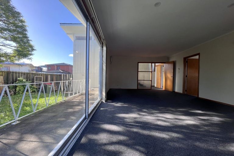 Photo of property in 15 Edgewater Drive, Pakuranga, Auckland, 2010