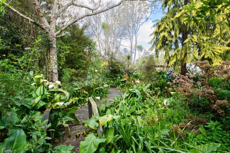Photo of property in 21 Moonshine Valley Road, Aokautere, Palmerston North, 4471