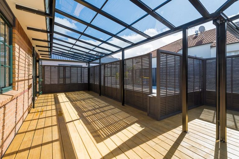 Photo of property in 23 Hugh Green Drive, Pinehill, Auckland, 0632