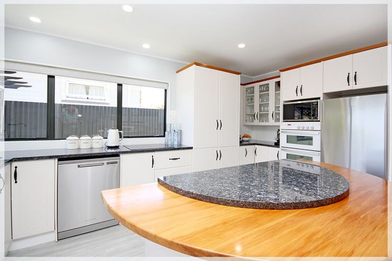 Photo of property in 9 Rosvall Place, Foxton Beach, Foxton, 4815