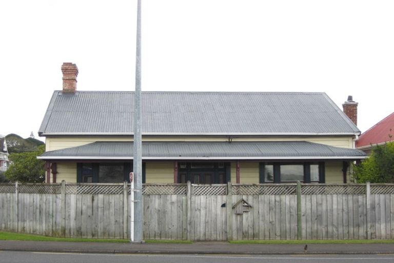 Photo of property in 54 Morley Street, New Plymouth, 4310