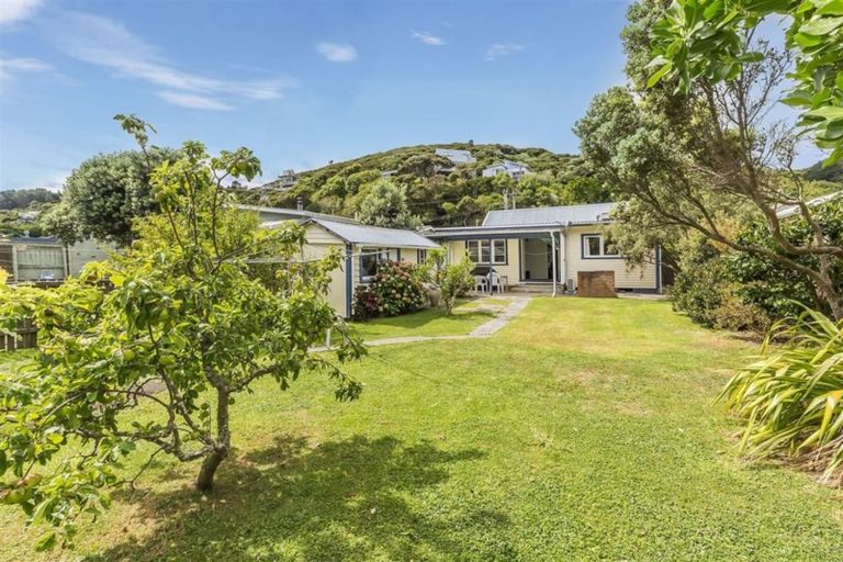 Photo of property in 39 Cluny Road, Plimmerton, Porirua, 5026