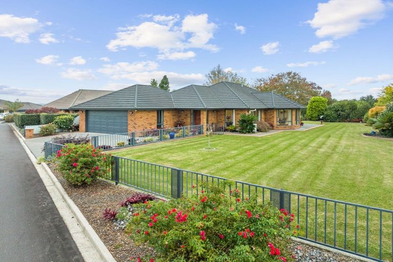 Photo of property in 18 Chatsfield Place, Te Kamo, Whangarei, 0112