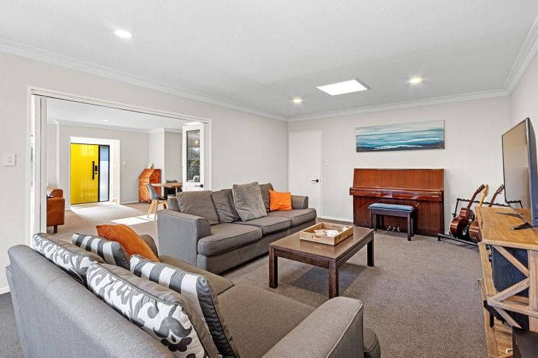 Photo of property in 78 Regency Crescent, Redwood, Christchurch, 8051