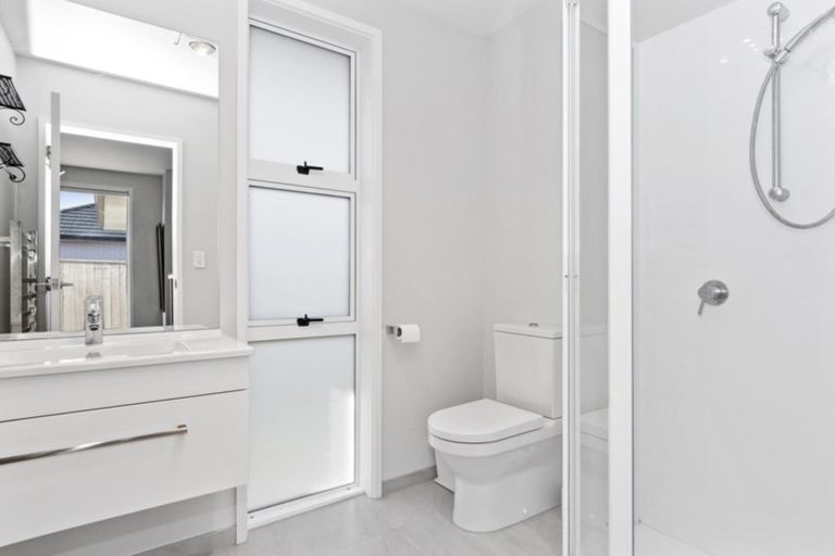 Photo of property in 63 Te Kio Crescent, Papamoa Beach, Papamoa, 3118