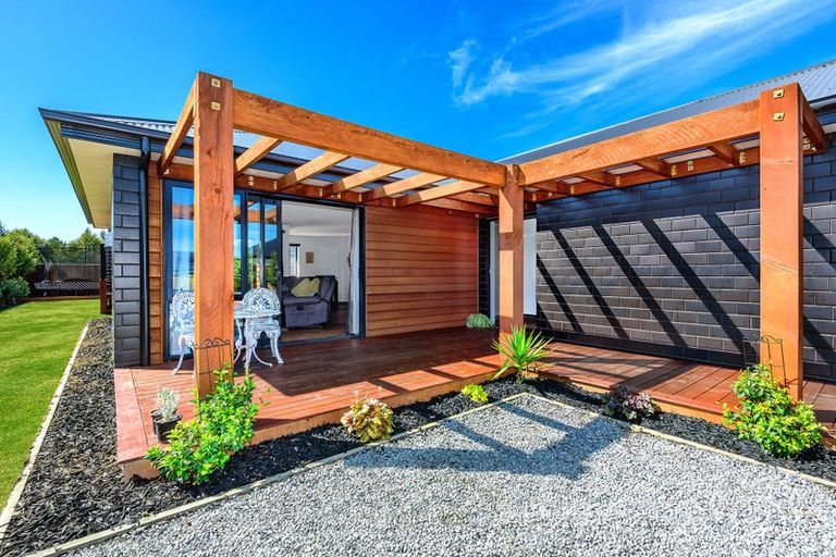 Photo of property in 22 Newbrook Terrace, Darfield, 7510