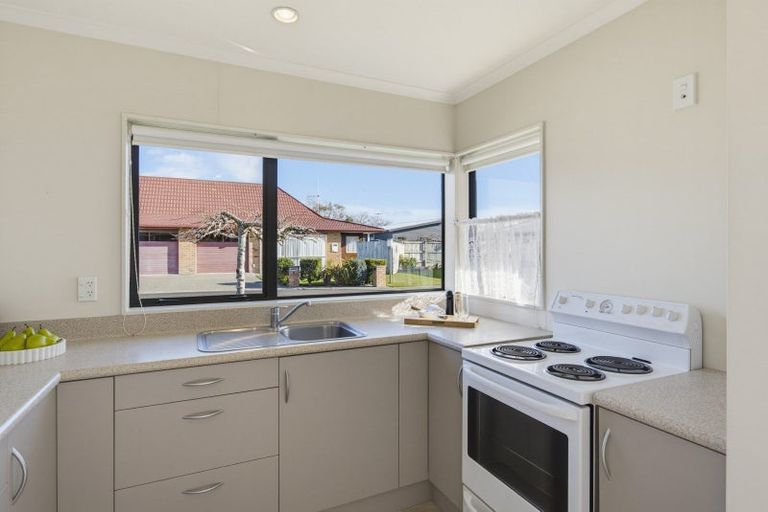 Photo of property in Rangeview Villas, 9/9 Fuller Close, Levin, 5510