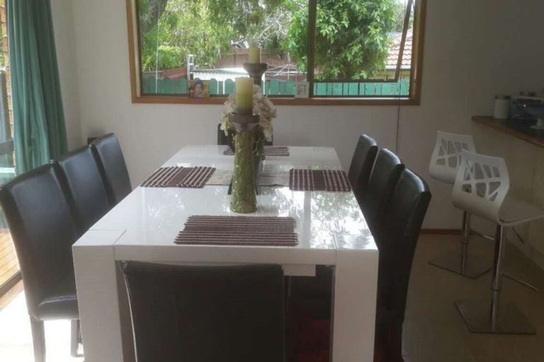 Photo of property in 21 Voltaire Court, Botany Downs, Auckland, 2010