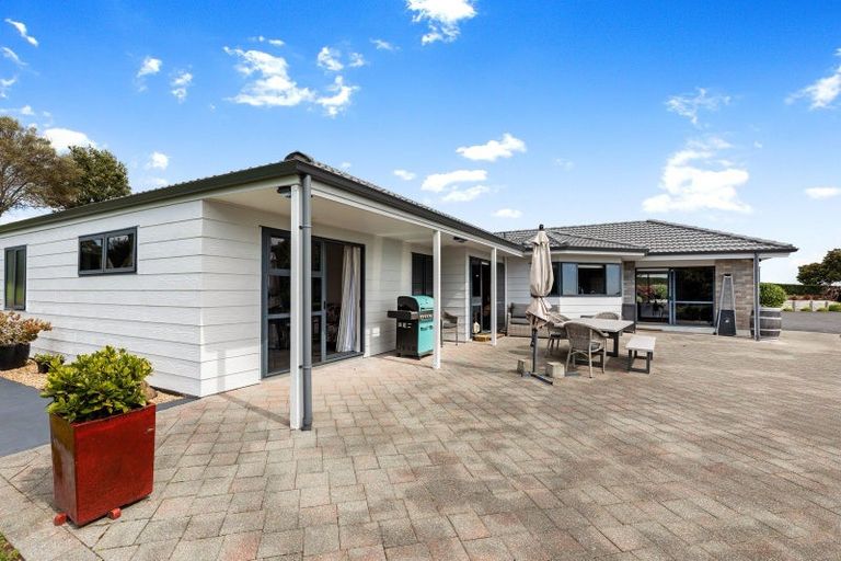 Photo of property in 135 Waikite Road, Welcome Bay, Tauranga, 3175