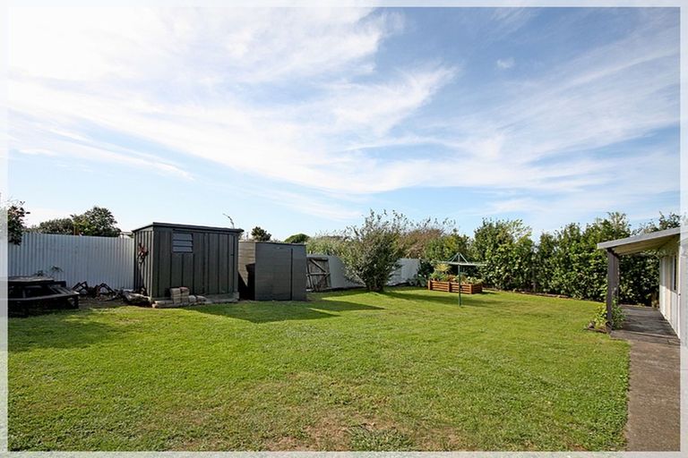 Photo of property in 27 Nuku Street, Tangimoana, 4822