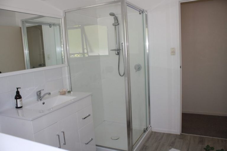 Photo of property in 1/31 Hauraki Road, Hauraki, Auckland, 0622