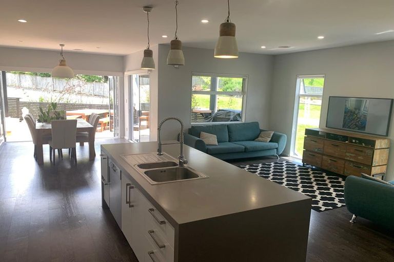 Photo of property in 12 Botany Lane, Whitby, Porirua, 5024