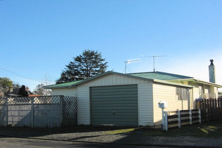 Photo of property in 52 John Street, Winton, 9720