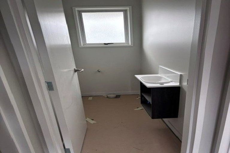 Photo of property in 212 Wainoni Road, Avondale, Christchurch, 8061