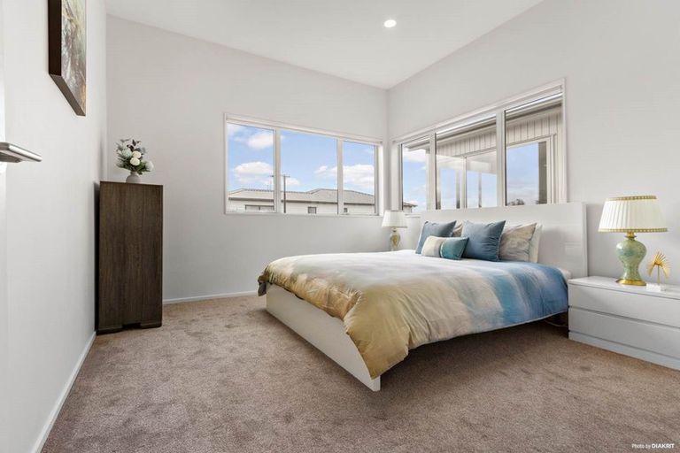 Photo of property in 6 Blackbird Lane, Hobsonville, Auckland, 0616