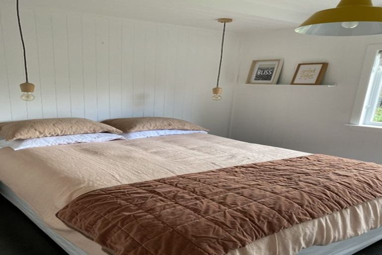 Photo of property in 2 Cooper Road, Stanmore Bay, Whangaparaoa, 0932