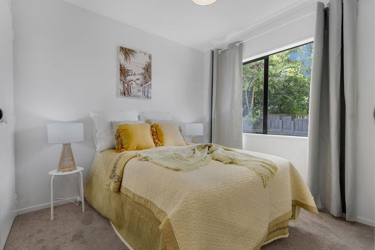 Photo of property in 2/17 Kent Road, Manurewa, Auckland, 2102