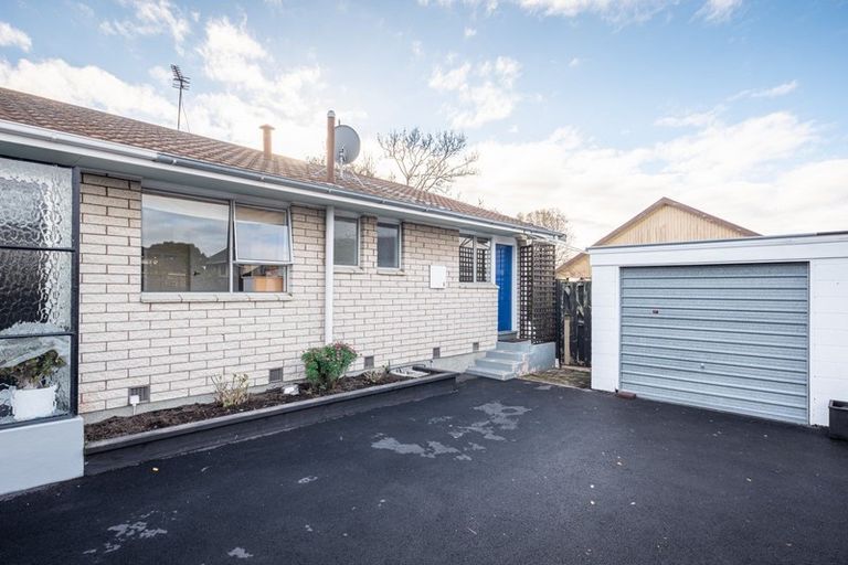 Photo of property in 3/9a Avonhead Road, Avonhead, Christchurch, 8042