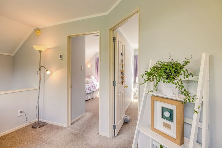 Photo of property in 35 Great North Road, Riverhead, 0820