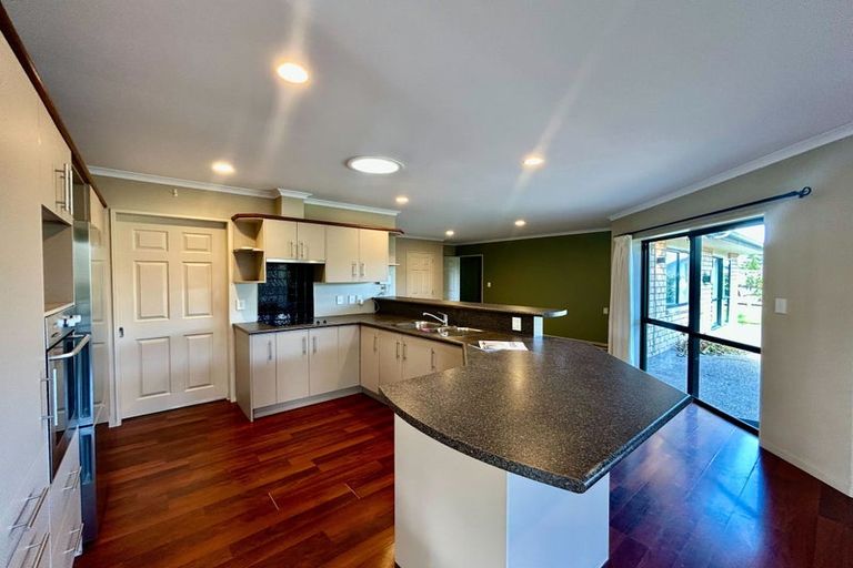 Photo of property in 16 Pitoitoi Avenue, Greenhithe, Auckland, 0632