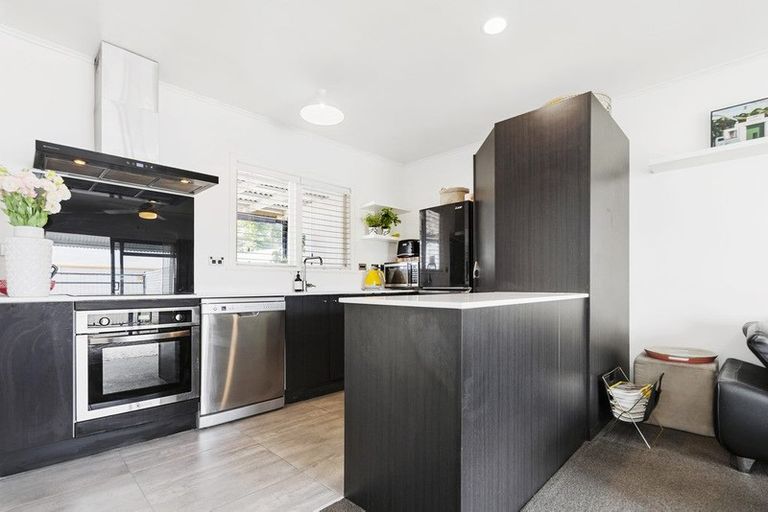 Photo of property in 1/10 Ron Keat Drive, Papakura, 2110