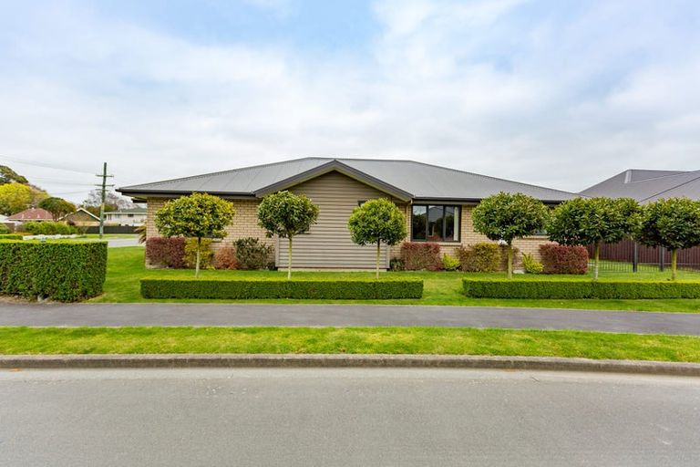 Photo of property in 1 Heathridge Place, Lincoln, 7608