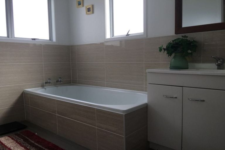 Photo of property in 152 Weatherly Road, Torbay, Auckland, 0630