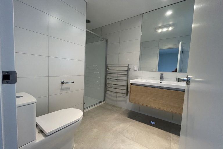 Photo of property in 6 Viridian Avenue, Rosehill, Papakura, 2113