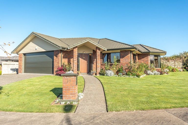 Photo of property in 35 Edith Collier Drive, Otamatea, Whanganui, 4500