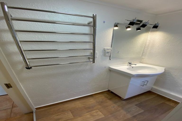 Photo of property in 327 Adelaide Road, Newtown, Wellington, 6021