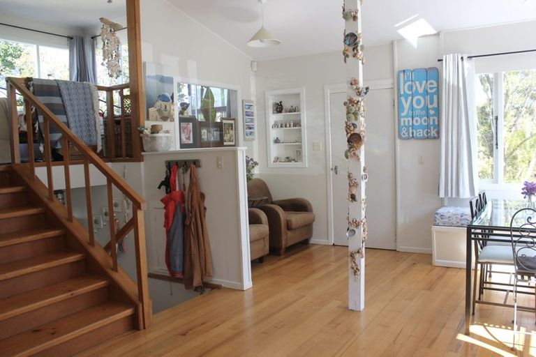 Photo of property in 152 Howard Road, Orere Point, Papakura, 2585