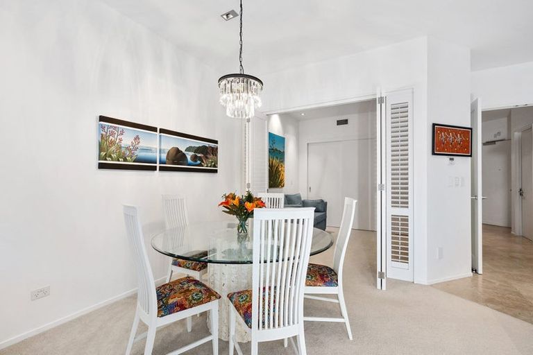 Photo of property in 1/7 The Promenade, Takapuna, Auckland, 0622