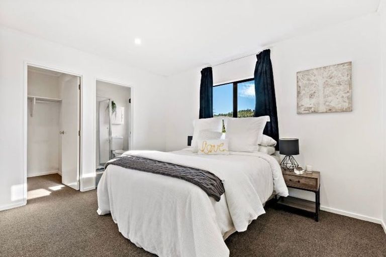 Photo of property in 8/27 Roanoke Way, Albany, Auckland, 0632