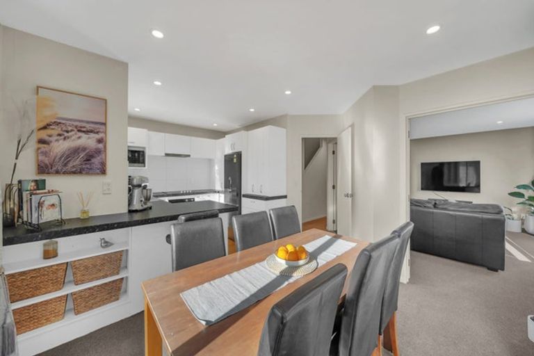 Photo of property in 32a Berkshire Drive, Avonhead, Christchurch, 8042