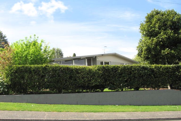 Photo of property in 5 Pah Road, Kawaha Point, Rotorua, 3010