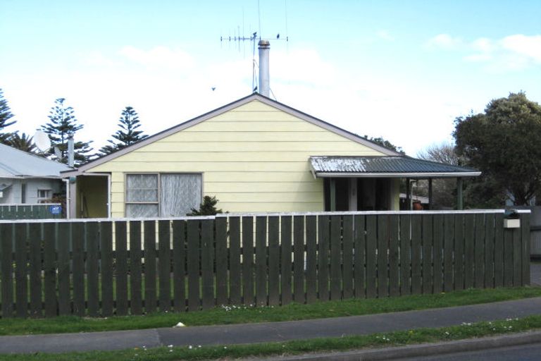 Photo of property in 39 Karaka Street, Castlecliff, Whanganui, 4501