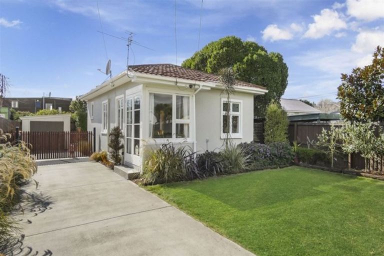 Photo of property in 385 Keyes Road, New Brighton, Christchurch, 8083