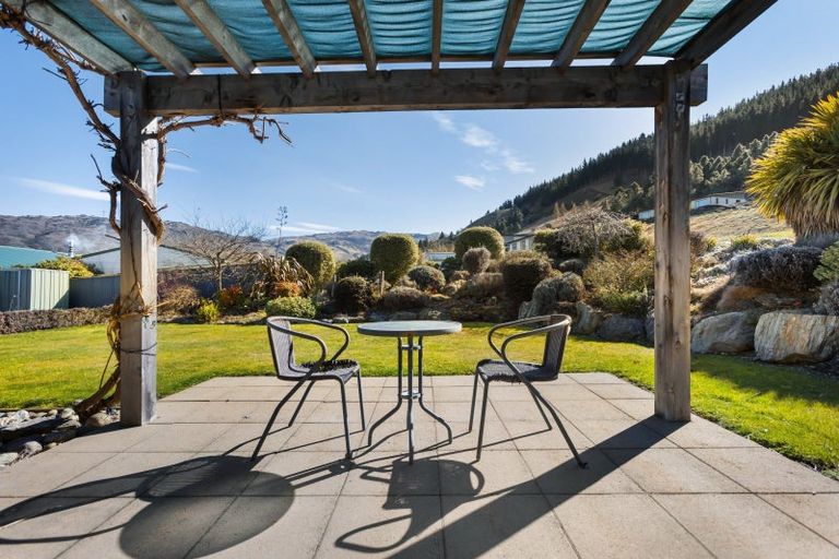 Photo of property in 42 Whitby Street, Clyde, 9330