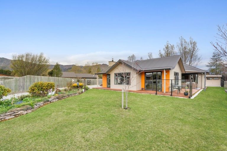 Photo of property in 35 Charles Court, Lake Hawea, Wanaka, 9382