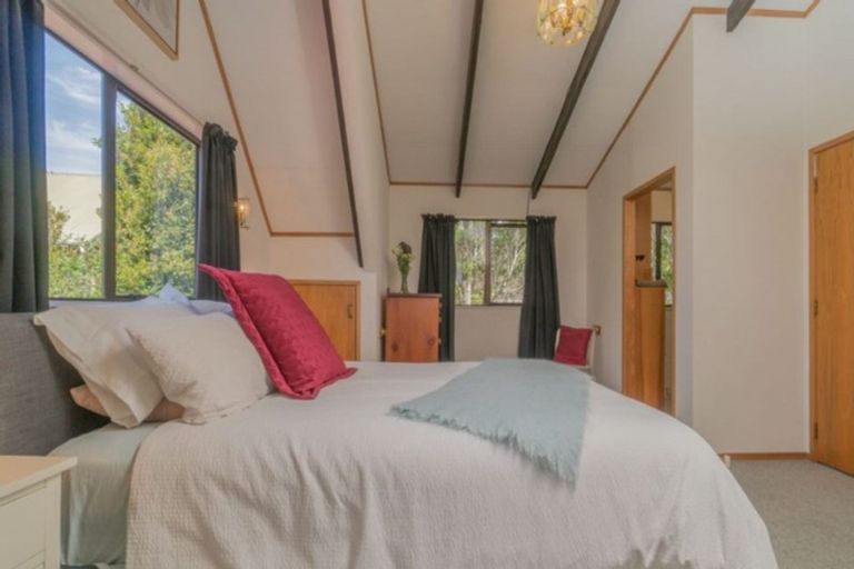 Photo of property in 3/76 Kaurilands Road, Titirangi, Auckland, 0604