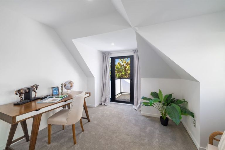 Photo of property in 2/57 Wairakei Road, Bryndwr, Christchurch, 8052