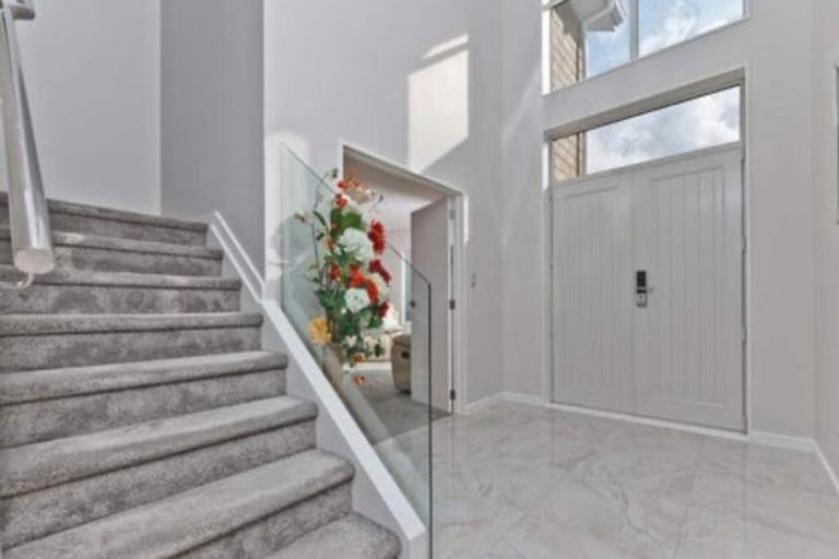 Photo of property in 14 Ascension Crescent, Orewa, 0931