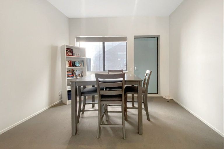Photo of property in Aniva Terrace, 14 Arney Street, Newtown, Wellington, 6021