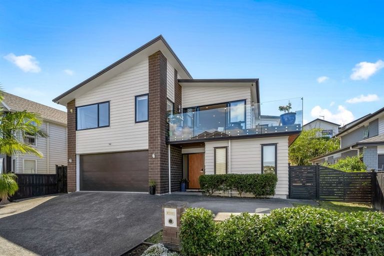 Photo of property in 37 Remuremu Street, Long Bay, Auckland, 0630