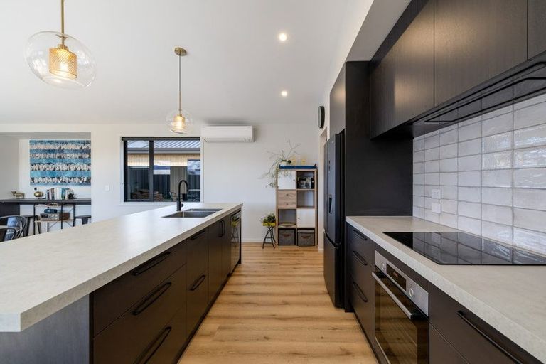 Photo of property in 27 Dunn Street, Lake Hawea, 9382