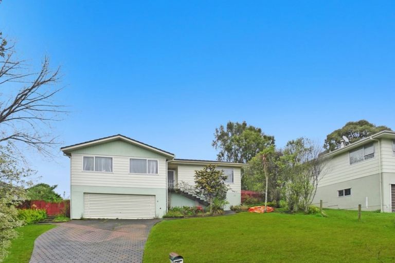 Photo of property in 12 Claverdon Drive, Massey, Auckland, 0614